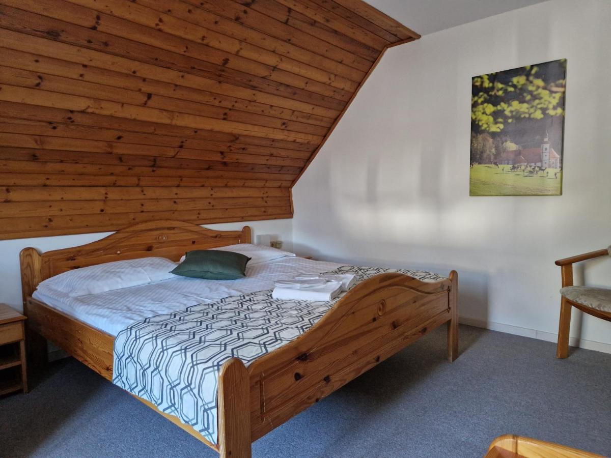 Guesthouse Jelenov Greben Подчетртек Экстерьер фото