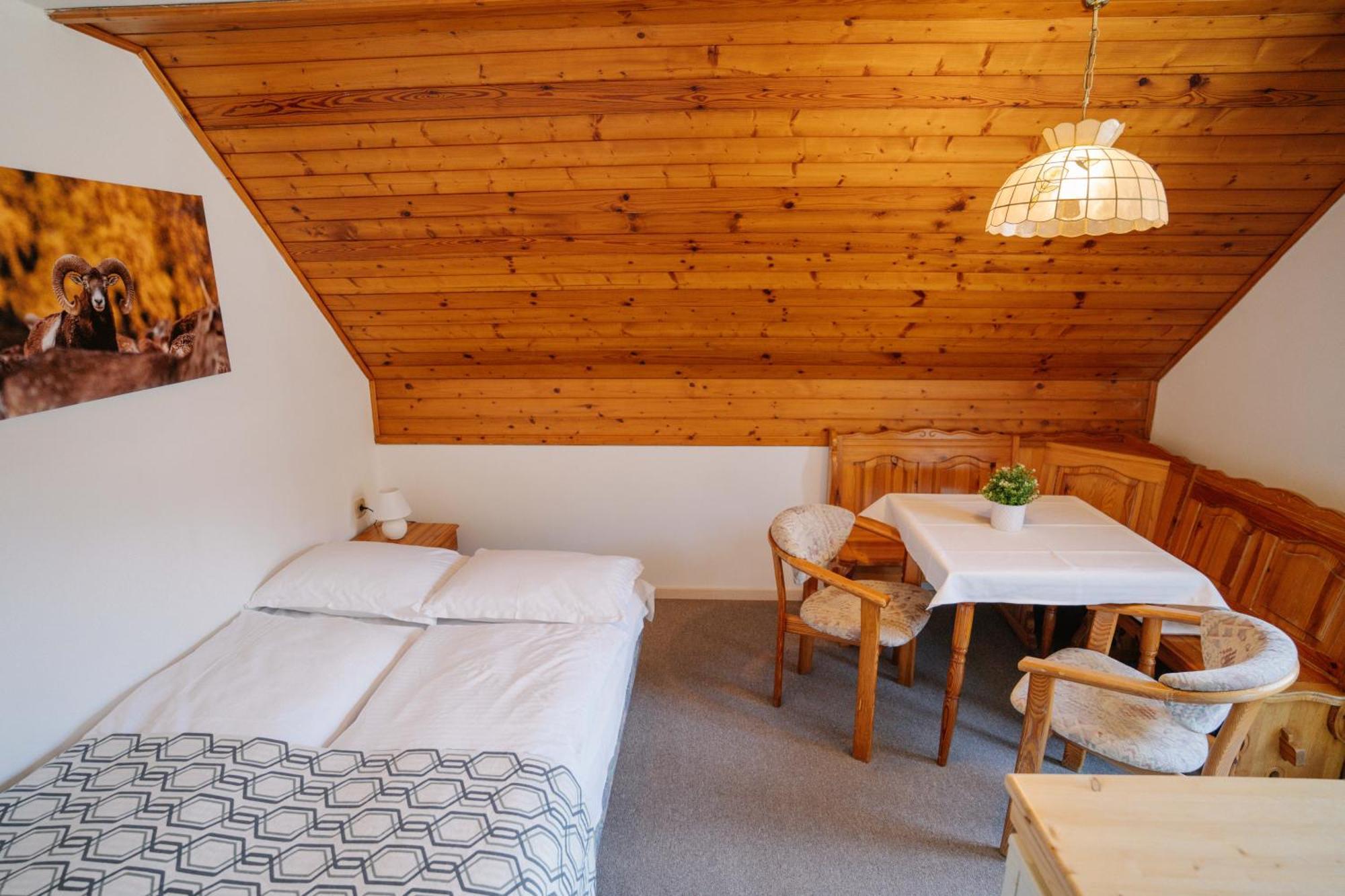 Guesthouse Jelenov Greben Подчетртек Экстерьер фото