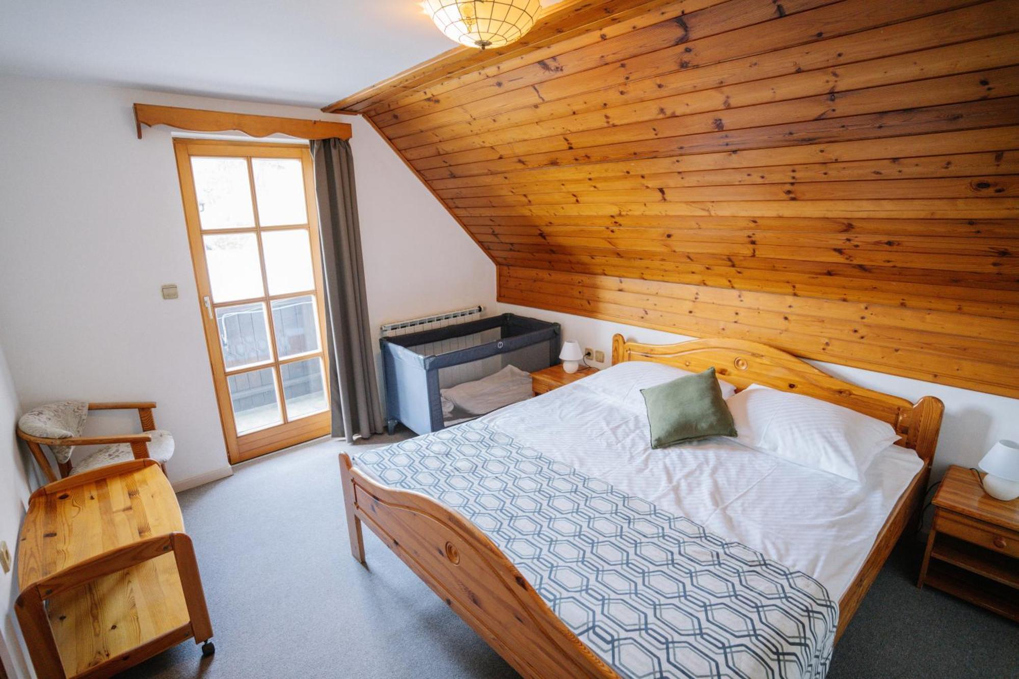 Guesthouse Jelenov Greben Подчетртек Экстерьер фото